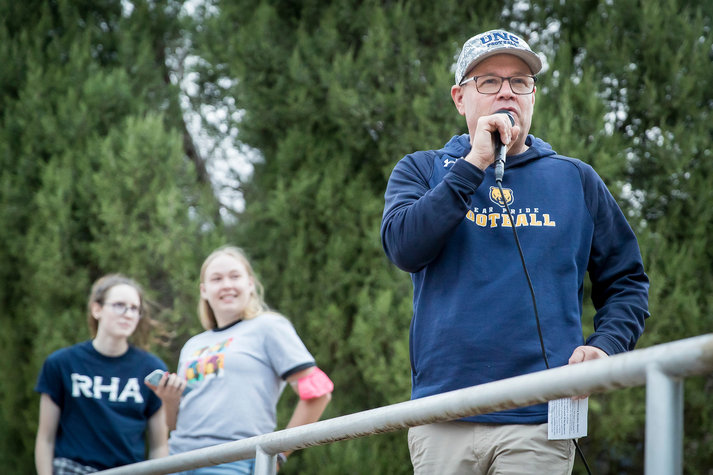President Andy Feinstein welcomes the campus community during the annual Homecoming pep rally and bonfire