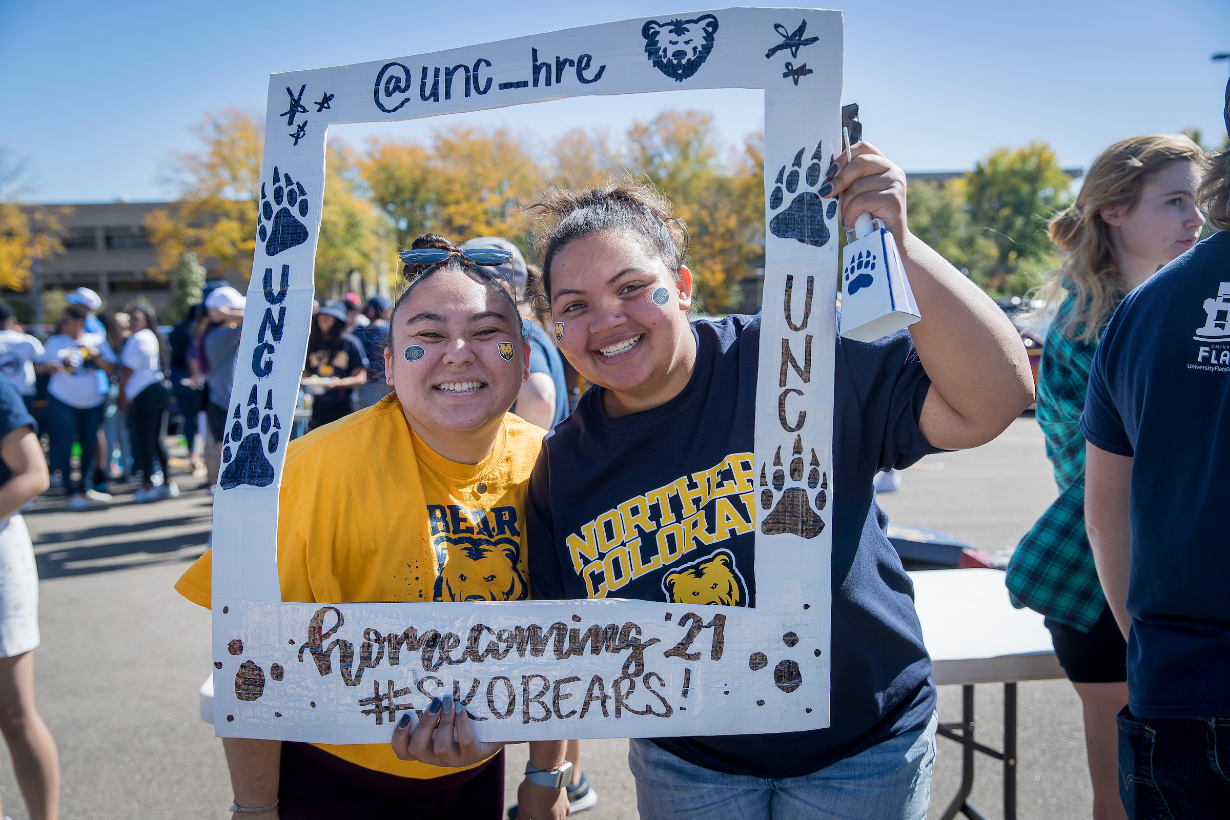Fans join the tailgate fun