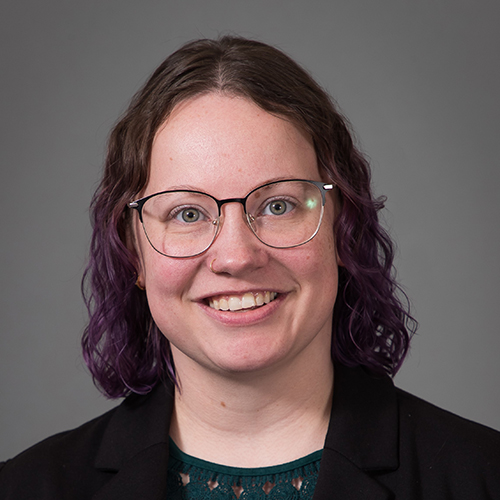 Sarah Sparks facing forward and smiling.