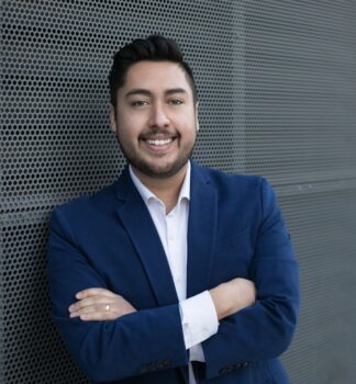 Headshot of Armando Contreras.