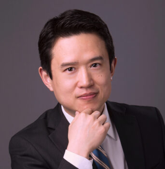 Headshot of Lei Weng.