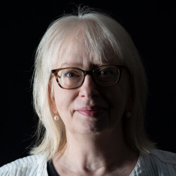 Headshot of Lauren Eisen.