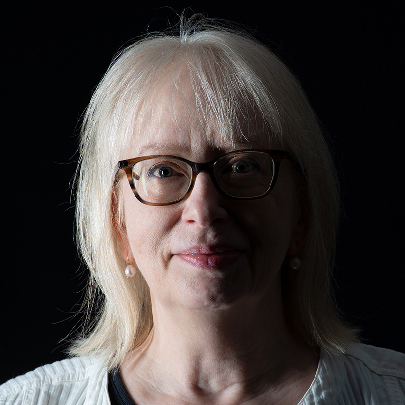 Headshot of Lauren Eisen.