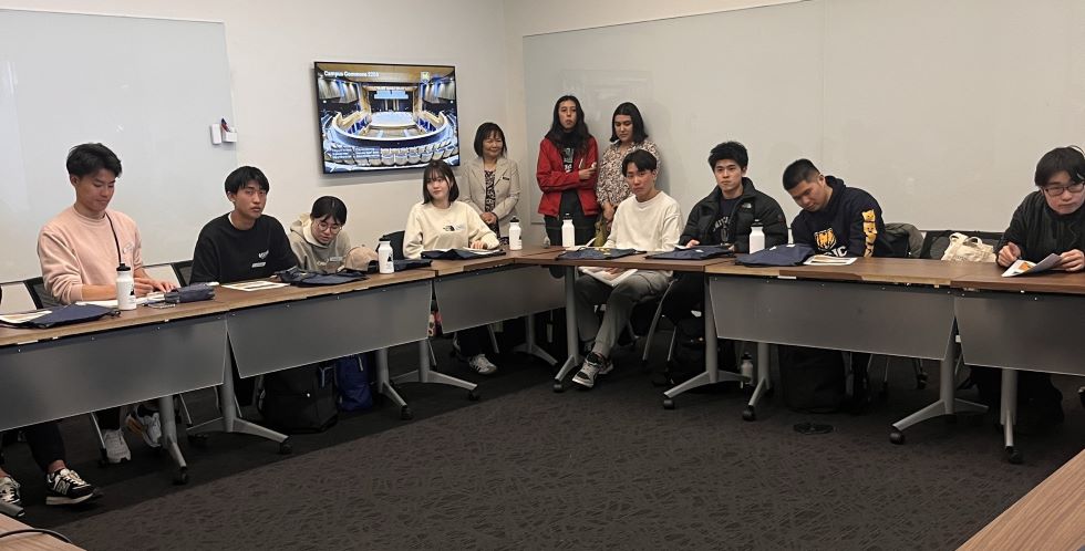 THU Students in classroom