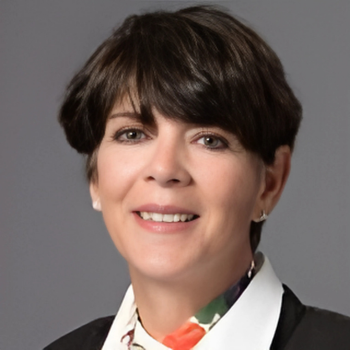 A headshot for Christina Barnes.