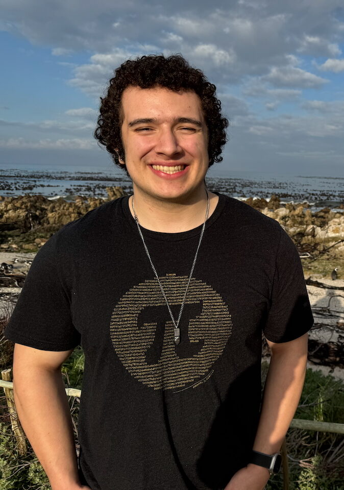 Daniel Garza Headshot