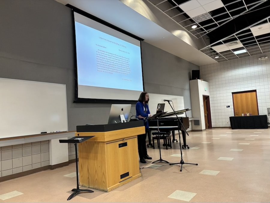 Presenter speaking at the 2nd International Symposium on Musical Topics and Topic Theory, 2025.