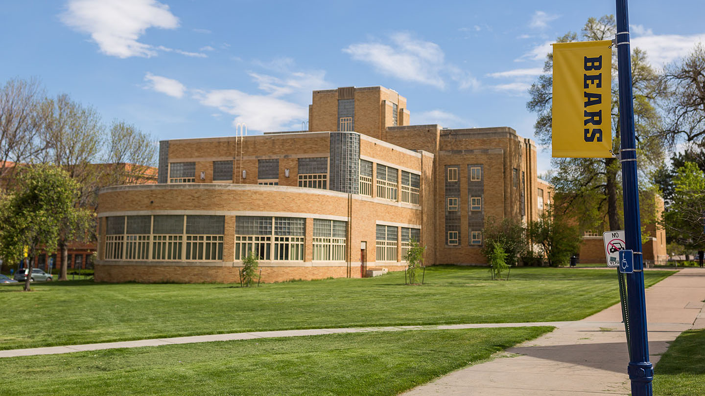 Carter Hall building on UNC's main campus.