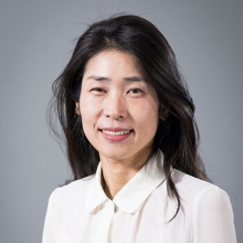 A portrait of Sue Hyeon-Paek.