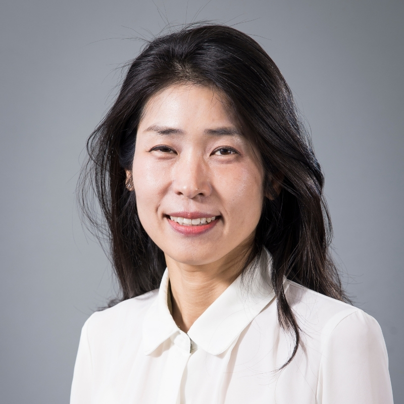 A portrait of Sue Hyeon-Paek.