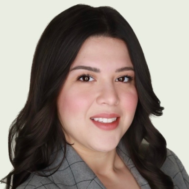 A portrait of Marithza Flores.