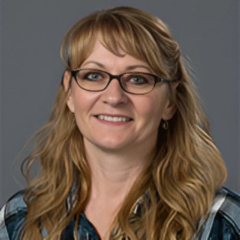 A headshot of Amy Riley.