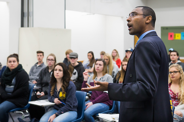 Professor Dawit Senbet teaching a class