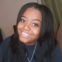 Alexis McCowan headshot