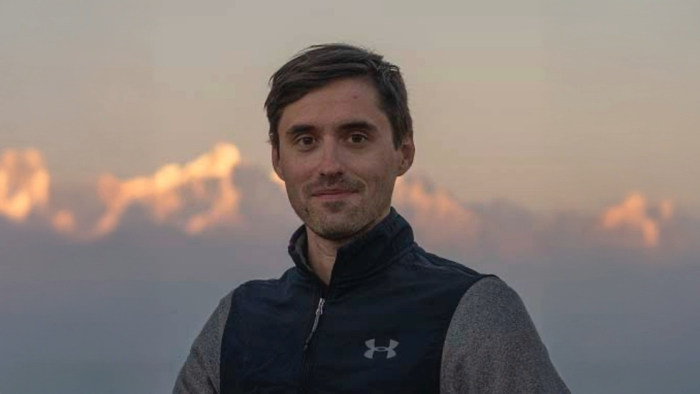 headshot photo of Dannon Cox