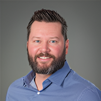 headshot of Chris Guerra