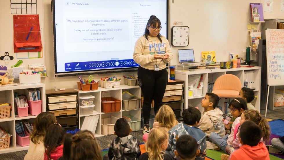 Cumbres student Noheli Batres teaching