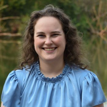 Headshot of Lauren Cline