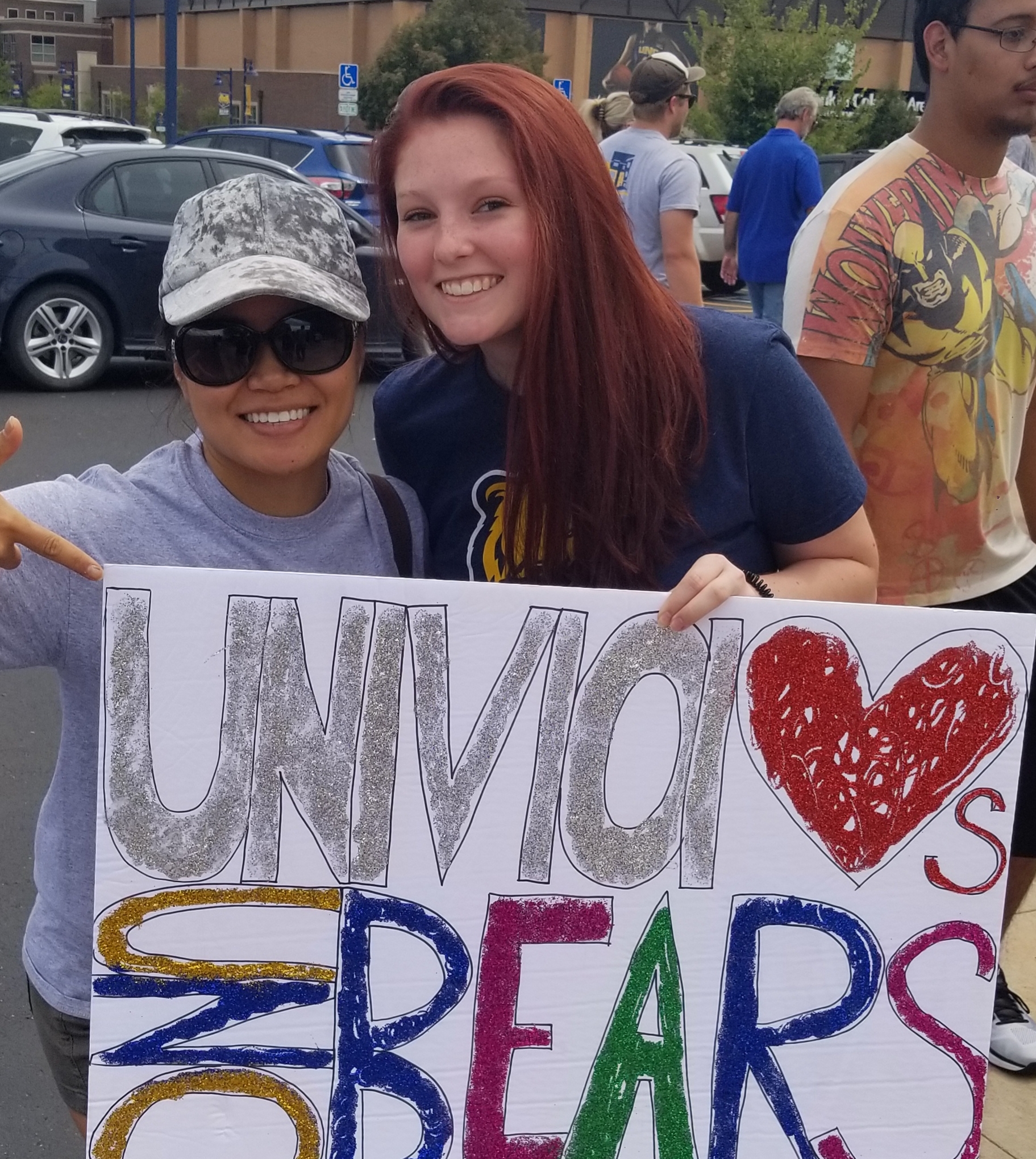 University 101 Students Show Off their Bear Pride