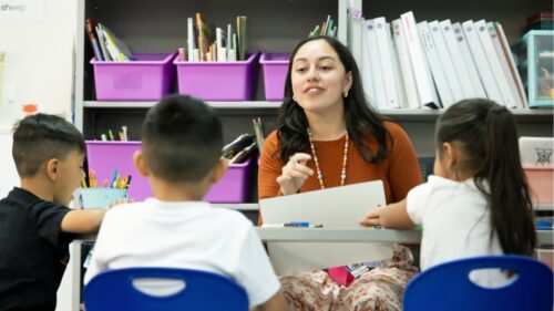 Cumbres student teaching younger students