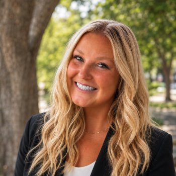 Headshot photo of Delaney Hull