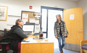 Student meeting with consultant