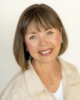 Headshot of Shelly Gaza.