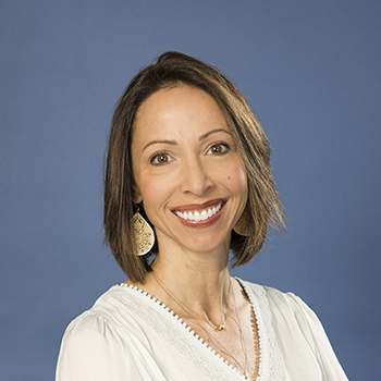 Headshot of Ali Barnhart.