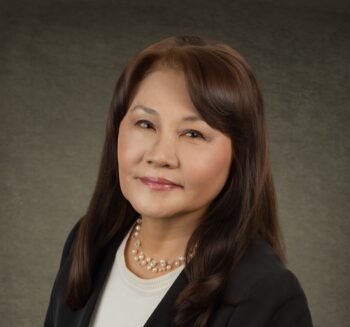 Headshot of Keiko Krahnke.