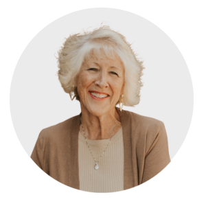 A headshot of UNC honored alum Kristi Helzer.