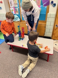 CUE teacher candidate Katia Villa Berumen with her students