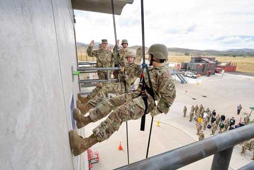 Rappelling image