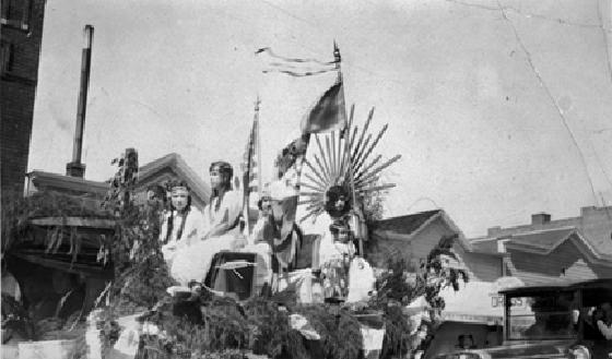 Children In A Parade (1925)