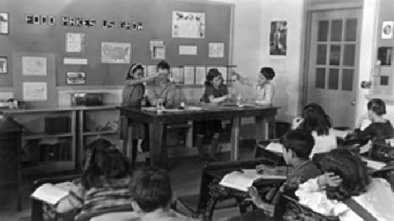 Science Class In Alamosa (1941)