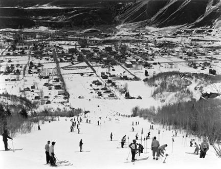 Skiing Aspen Mountain (1950)