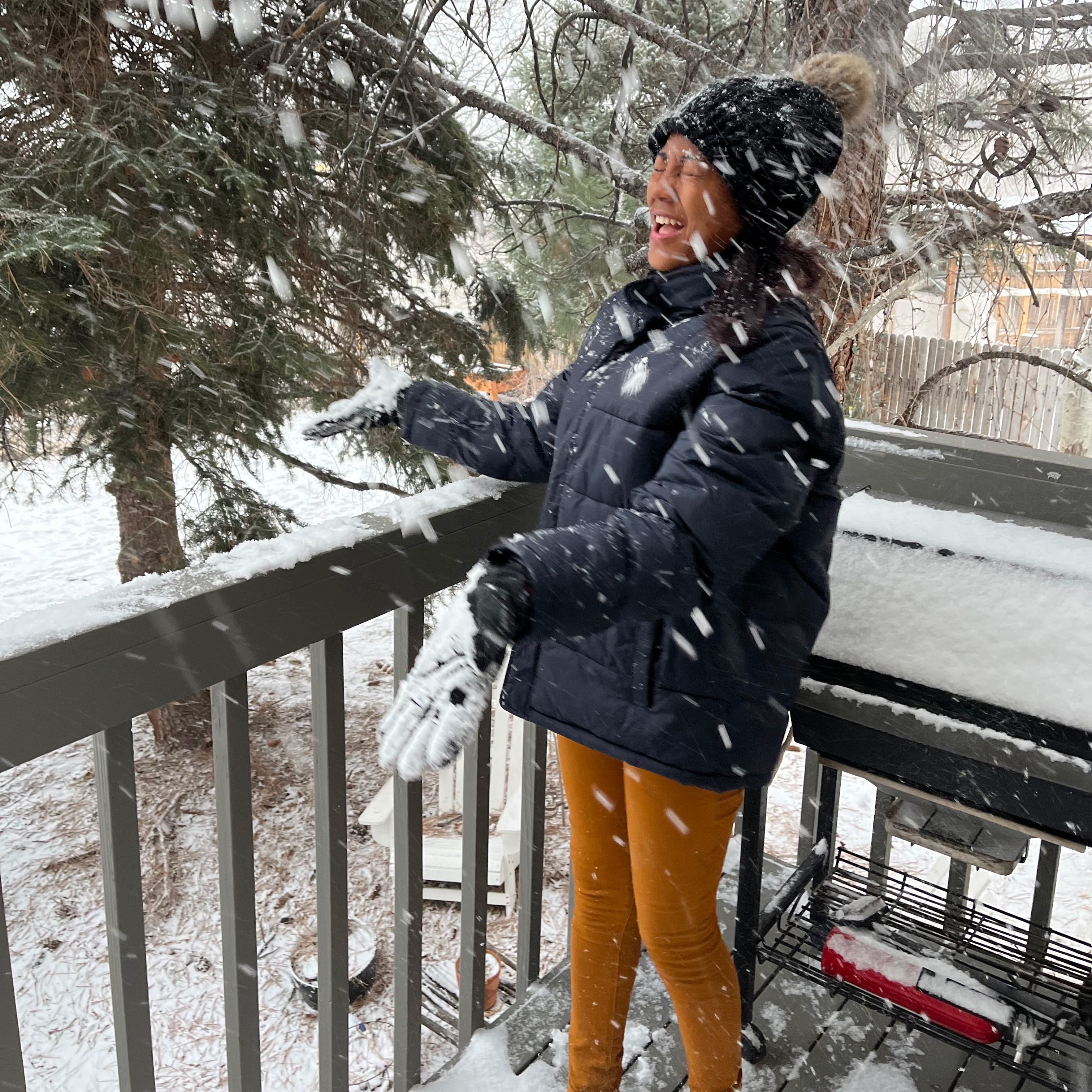 Belize educator Yurelie Casanov experiencing snow for the first time