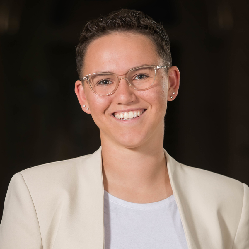 Headshot of Jackie Teteris