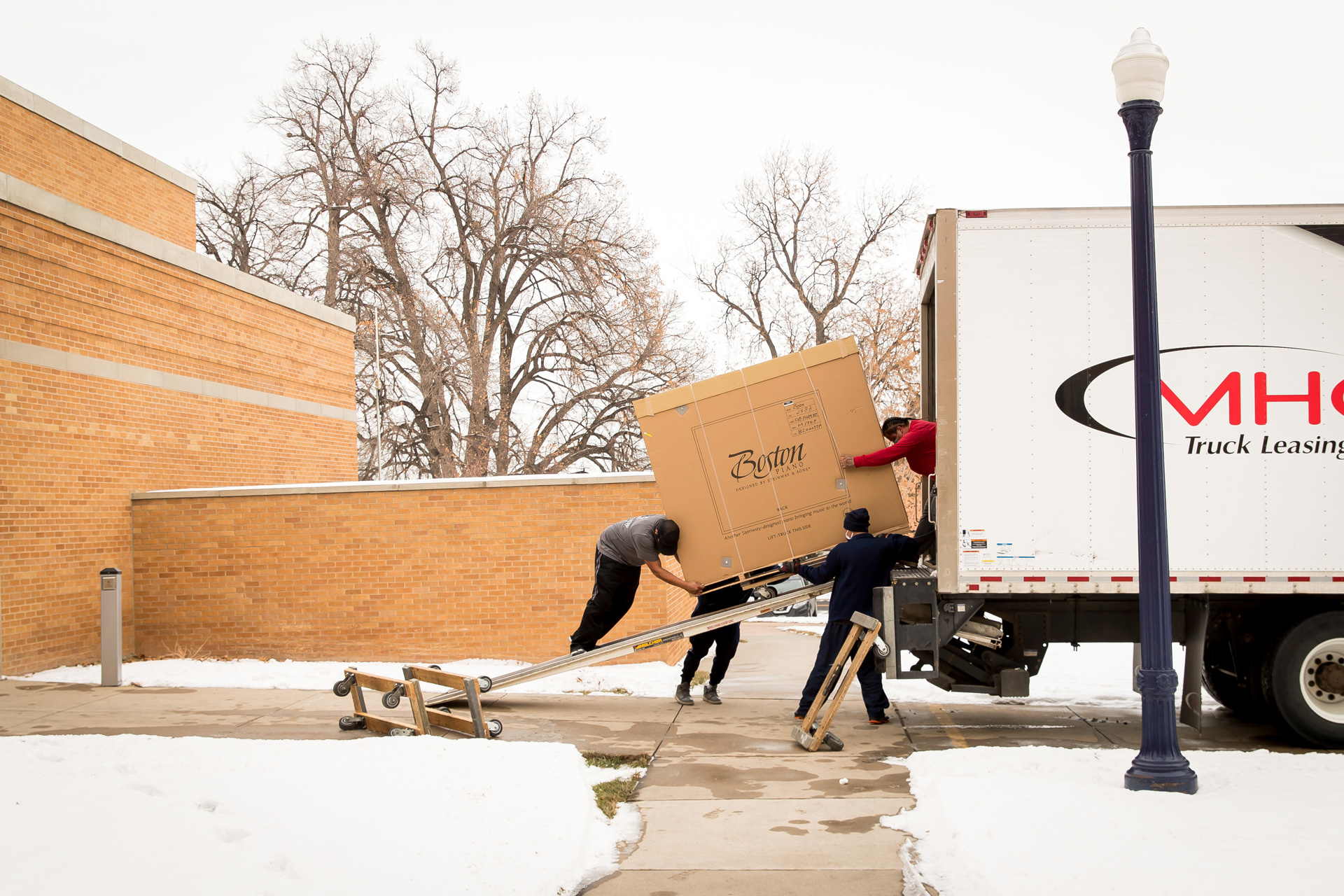 Unloading Pianos