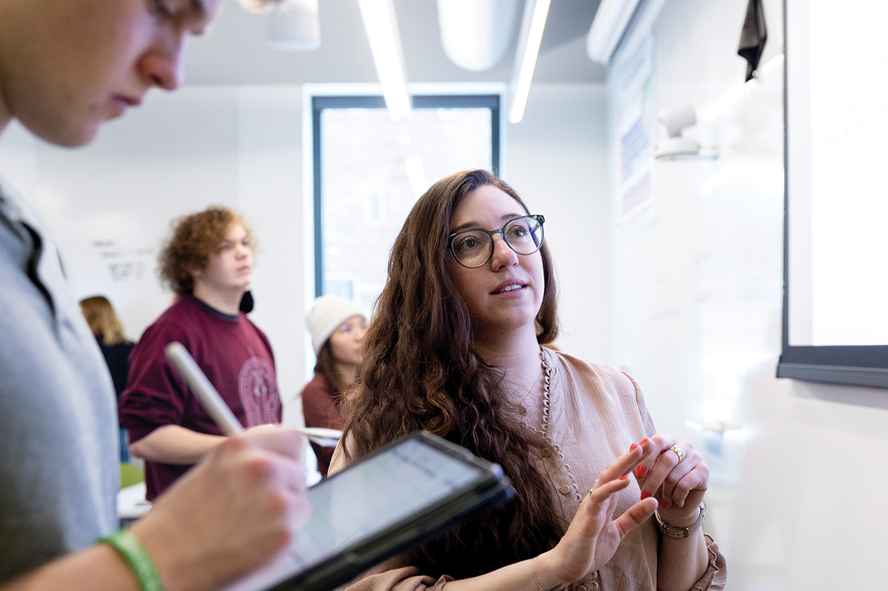 Associate Professor of Chemistry Geneva Laurita (Ph.D. ’10) teaches a Chemical Reactivity Lab course at Bates College